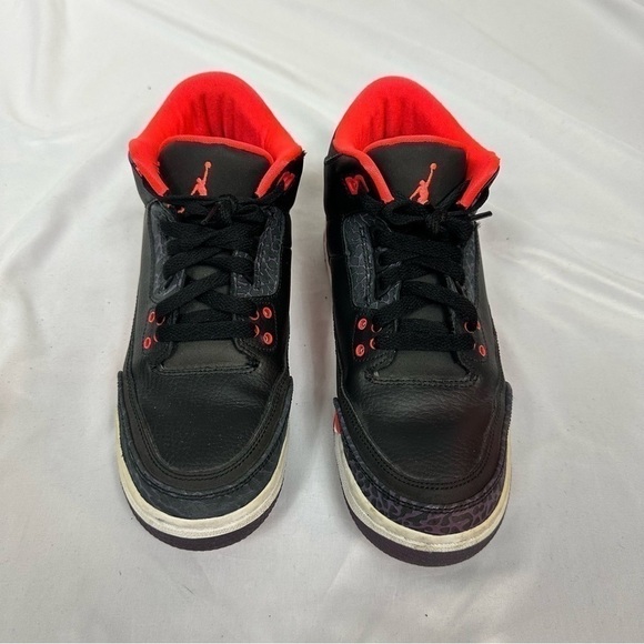 AIR Jordan 3 Retro Crimson Sneakers in Size 7 Youth - Picture 1 of 6
